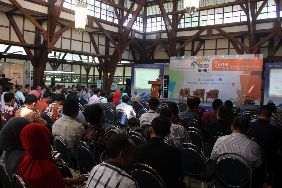 Mahasiswa STEI Pamerkan Puluhan Karya: EE-Days Events