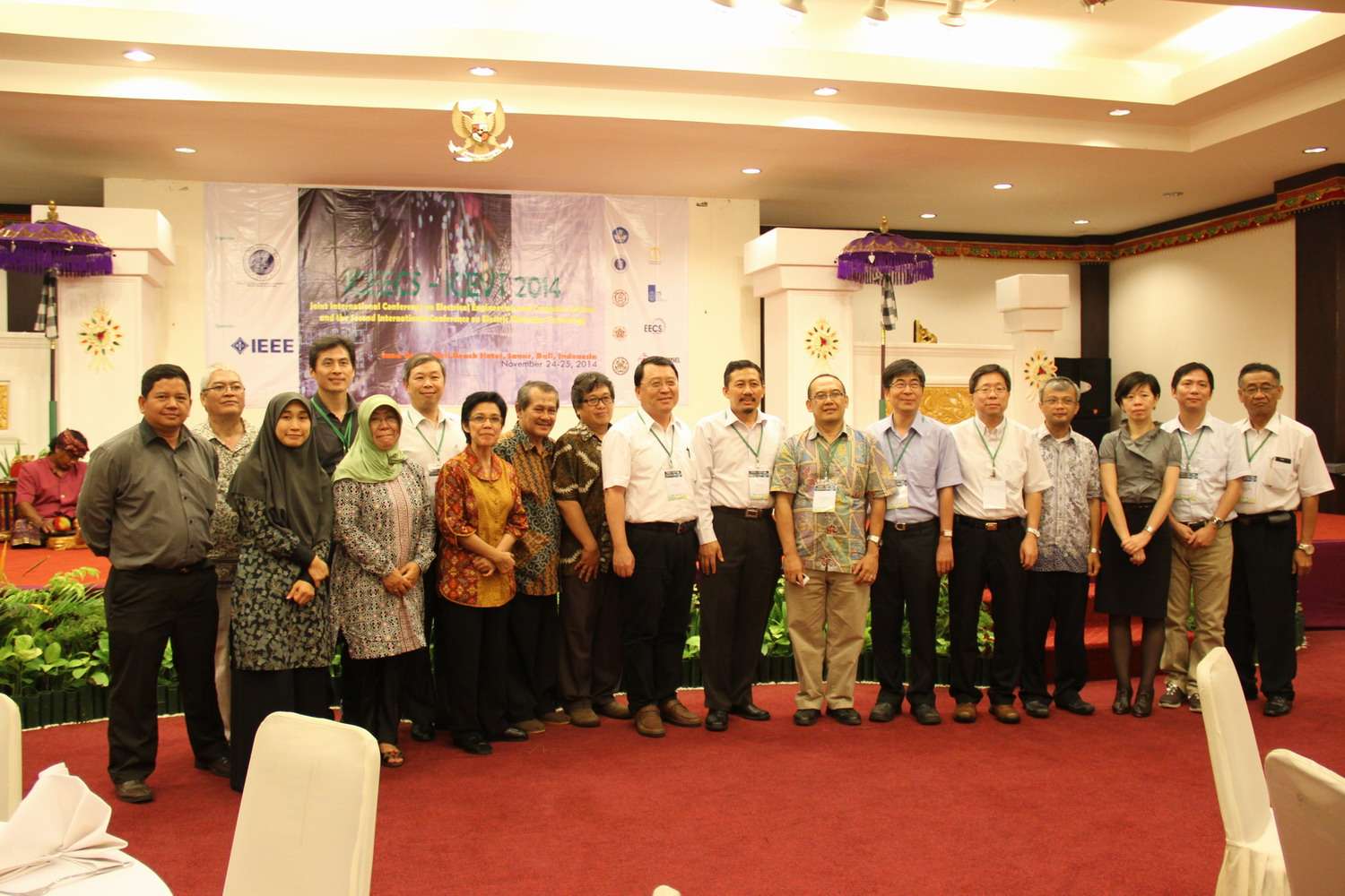 Konferensi ICEECS, Bali 24-25 November 2014