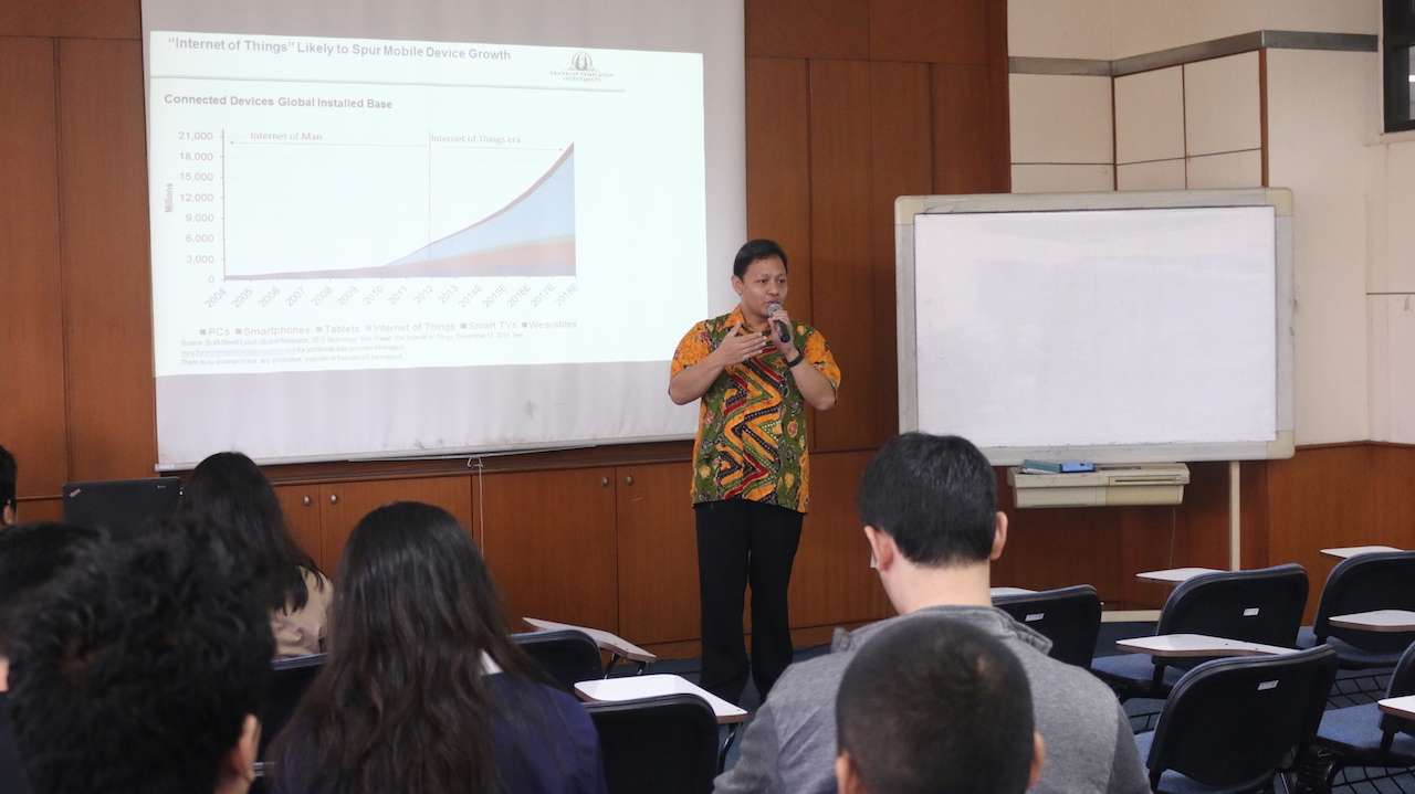 IEEE SC ITB Adakan Seminar IoT, Peluang Emas Generasi Digital