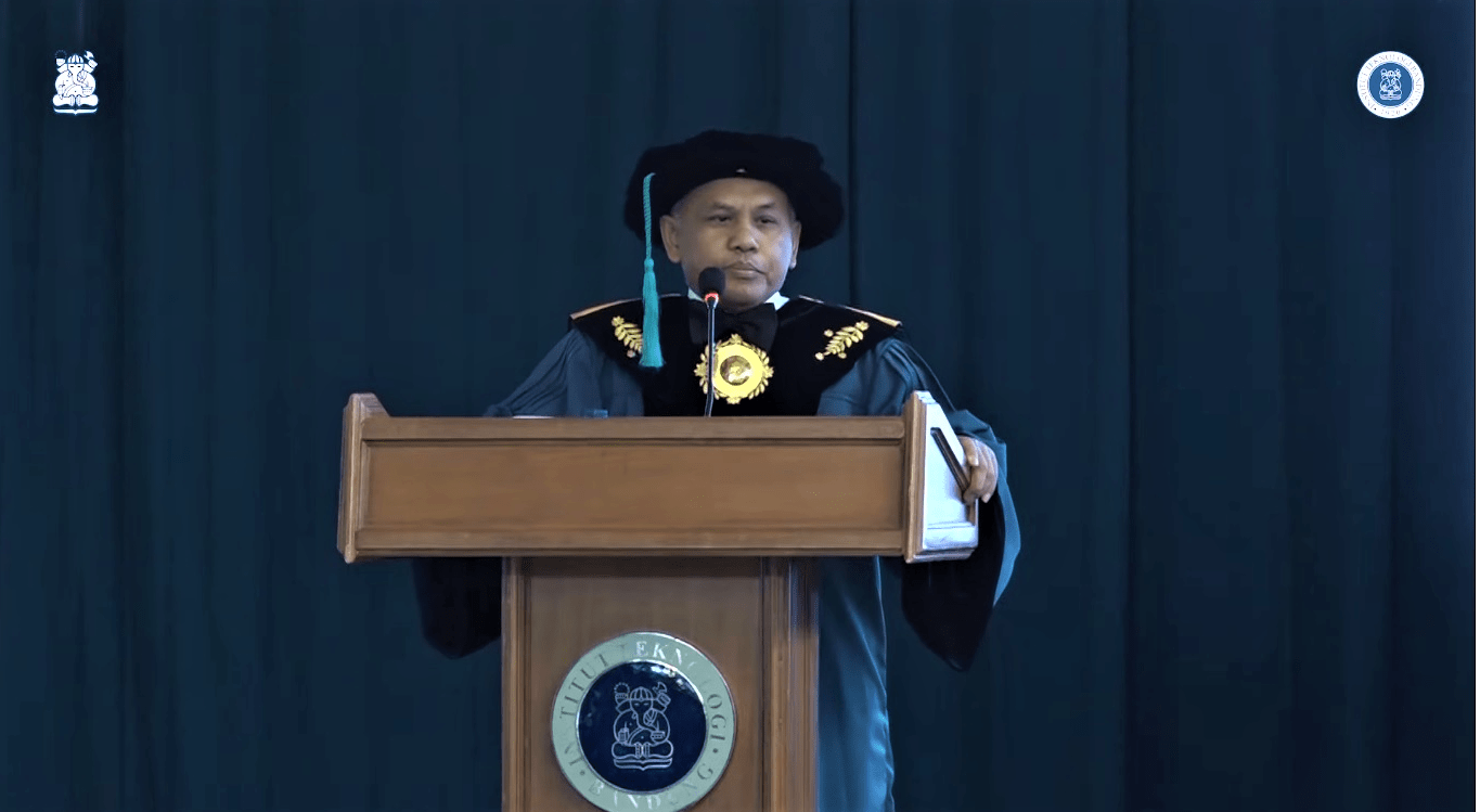 Speech of Professor of STEI, Prof. Dr. Ing. Ir. Suhardi, MT., “Contribution of Service Computing Services to Digital Transformation of the Public Service Industry and Service Sector”
