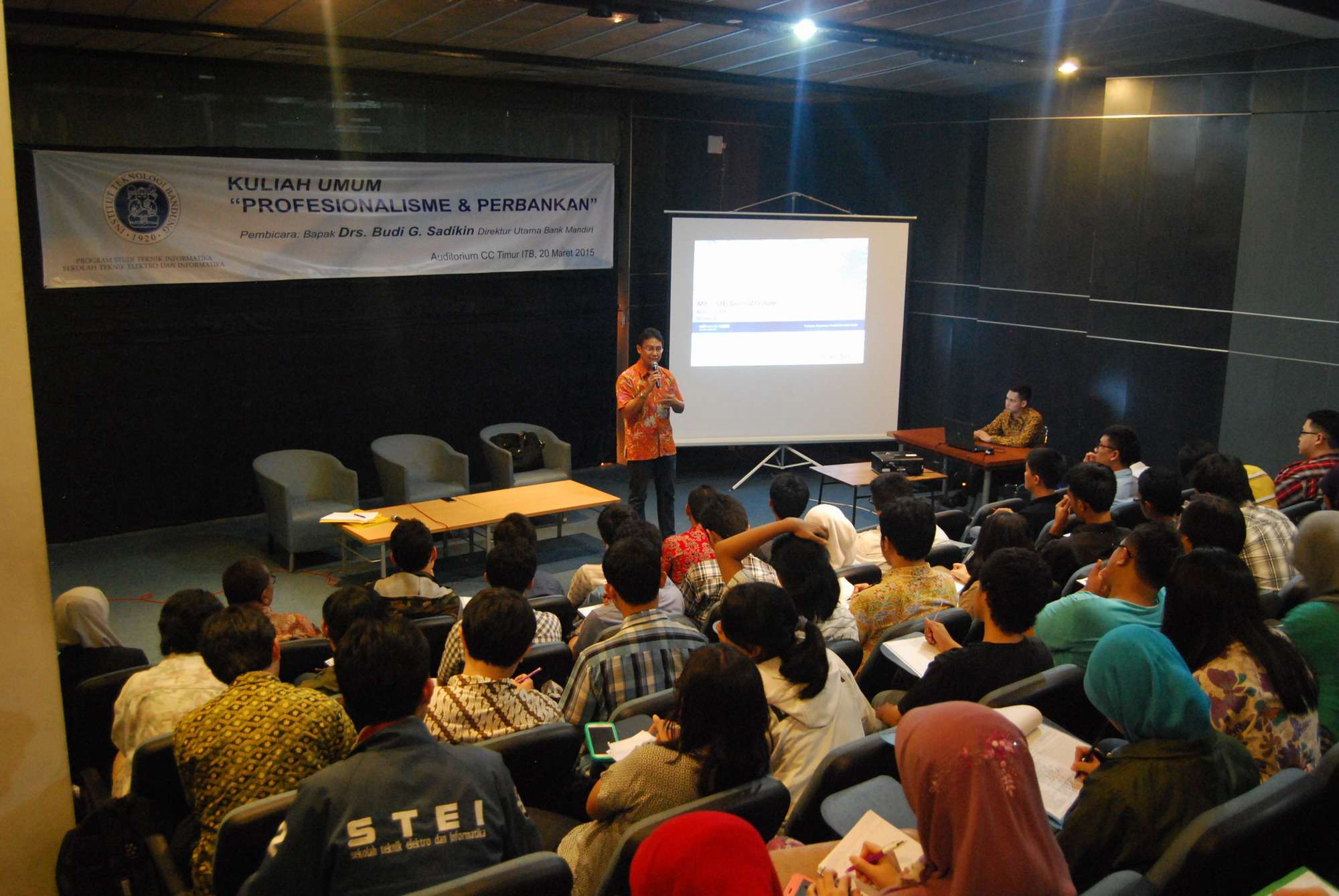 Kuliah Tamu Direktur Utama Bank Mandiri: Profesionalisme & Perbankan