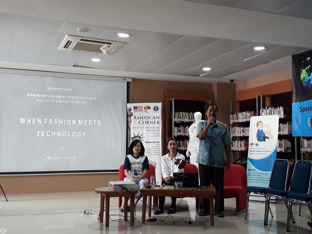 Perpaduan Fashion, Teknologi dan Mesin: Perpustakaan ITB Gelar “Night of The Wearable Technology Presentation”