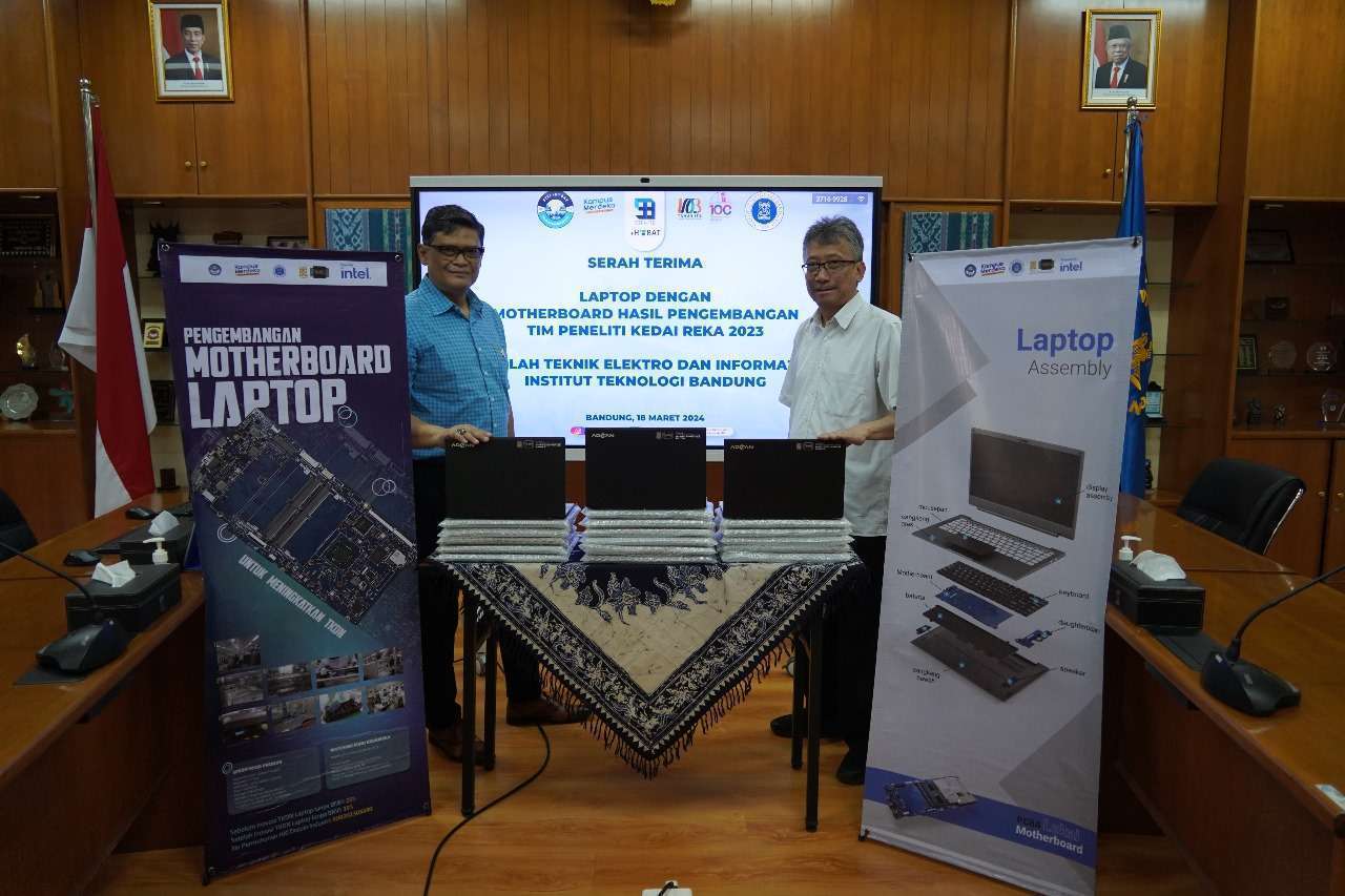Inovasi Teknologi: STEI ITB Menerima Laptop Advan dengan Motherboard Hasil Pengembangan KEDAI REKA untuk Meningkatkan Nilai TKDN