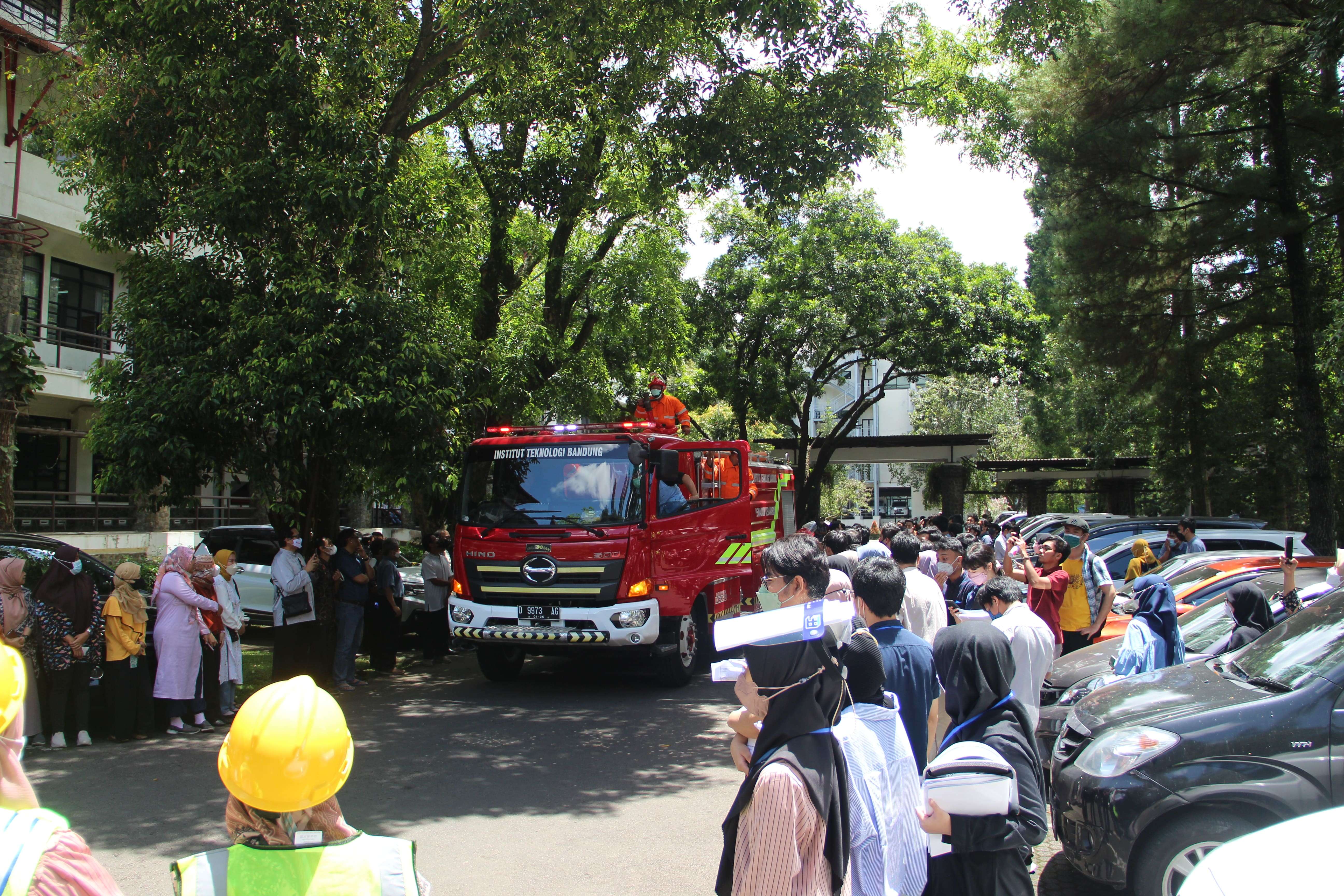 Latihan Safety Drill Serentak di Seluruh Gedung STEI ITB Ganesha dan Jatinangor