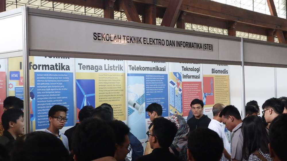 A Closer Look at ITB Education Open House