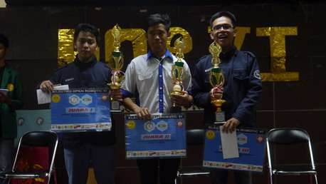 Tim Robotika dari STEI ITB Rebut Juara 1 dan 3 di E-Mosfet 2015