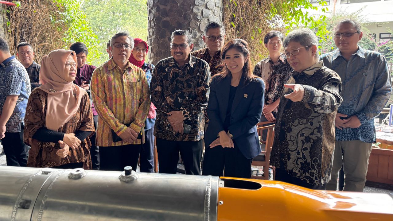 Menteri Komunikasi dan Digital RI Kunjungi STEI ITB, Tinjau Produk Penelitian Inovatif