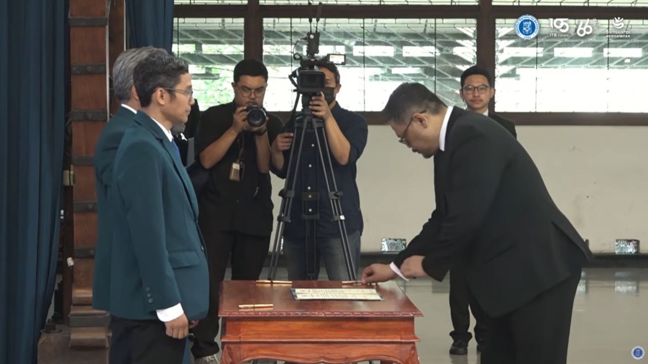 Dr. Tutun Juhana Kembali Menjabat sebagai Dekan STEI ITB Periode 2025–2030