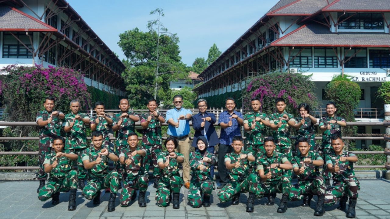 STEI ITB Terima Kunjungan dari Pusat Pendidikan Komunikasi dan Elektronika TNI AD