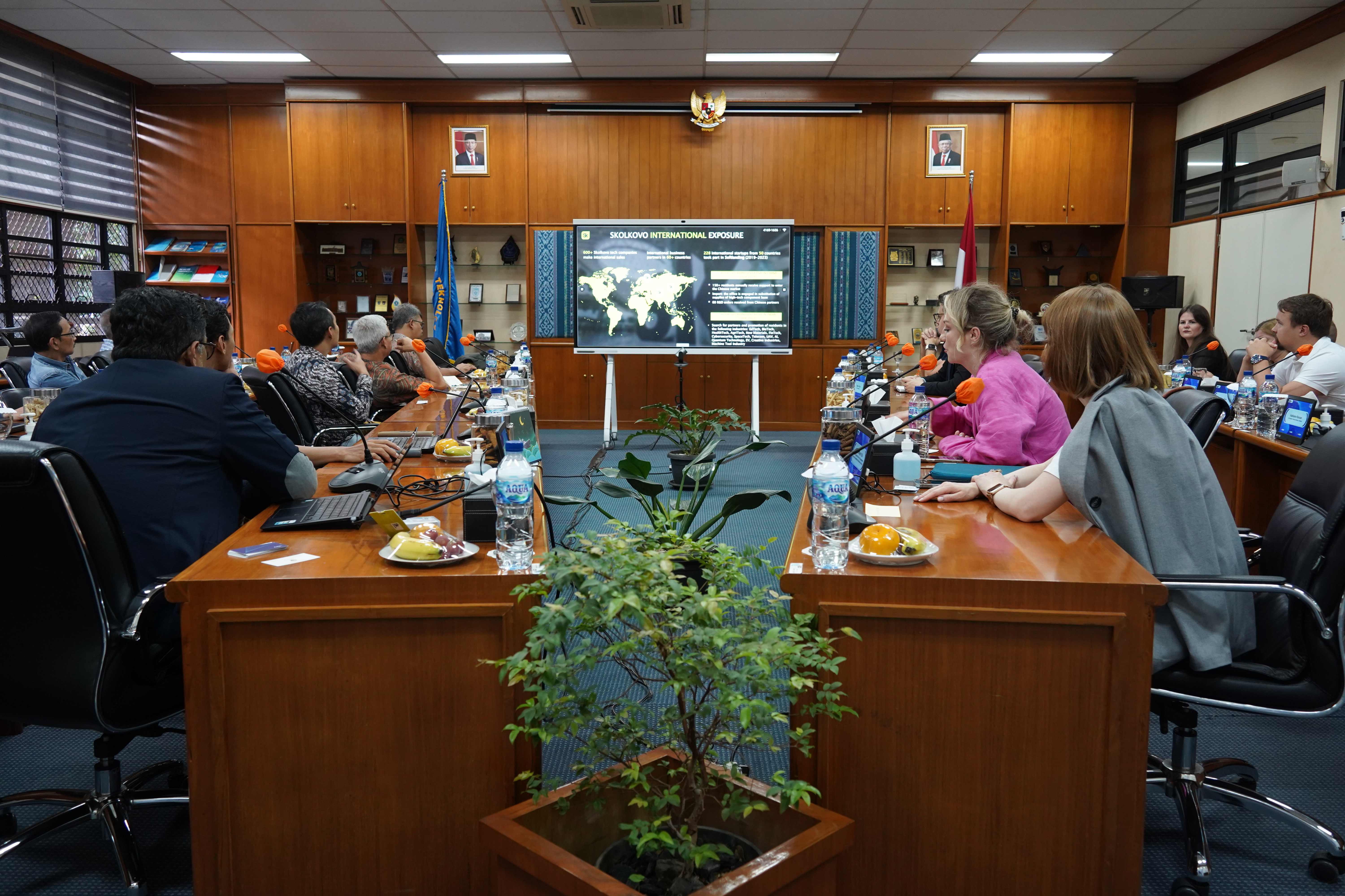 Sekolah Teknik Elektro dan Informatika (STEI) ITB Sambut Kunjungan dari Skolkovo Foundation Russian
