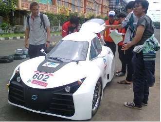 Tim Cikal Cakrawala Berlaga pada Mobil Hemat Energi
