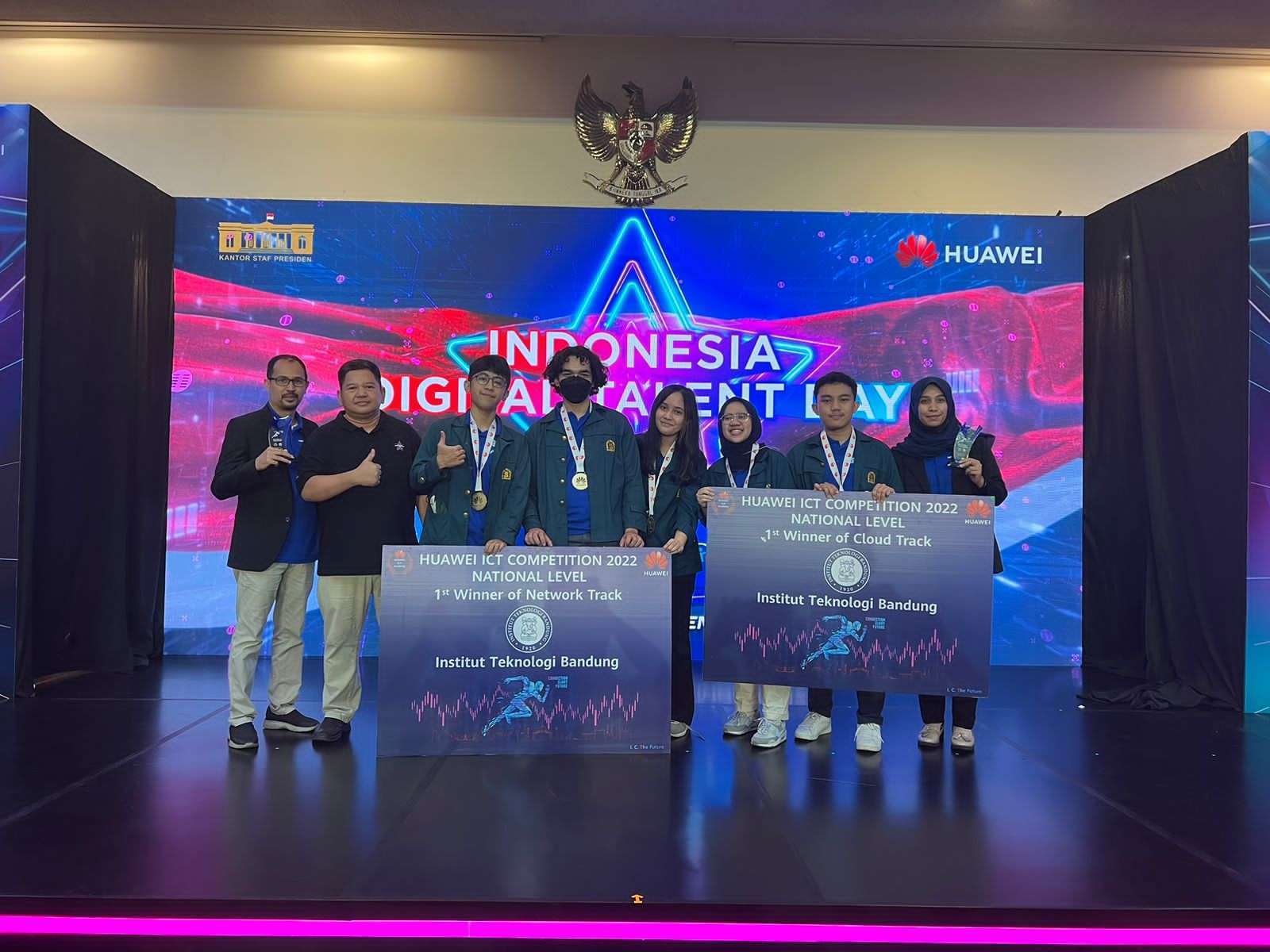 STEI ITB Team Won Two First Place Titles at  National Level Huawei ICT Competition