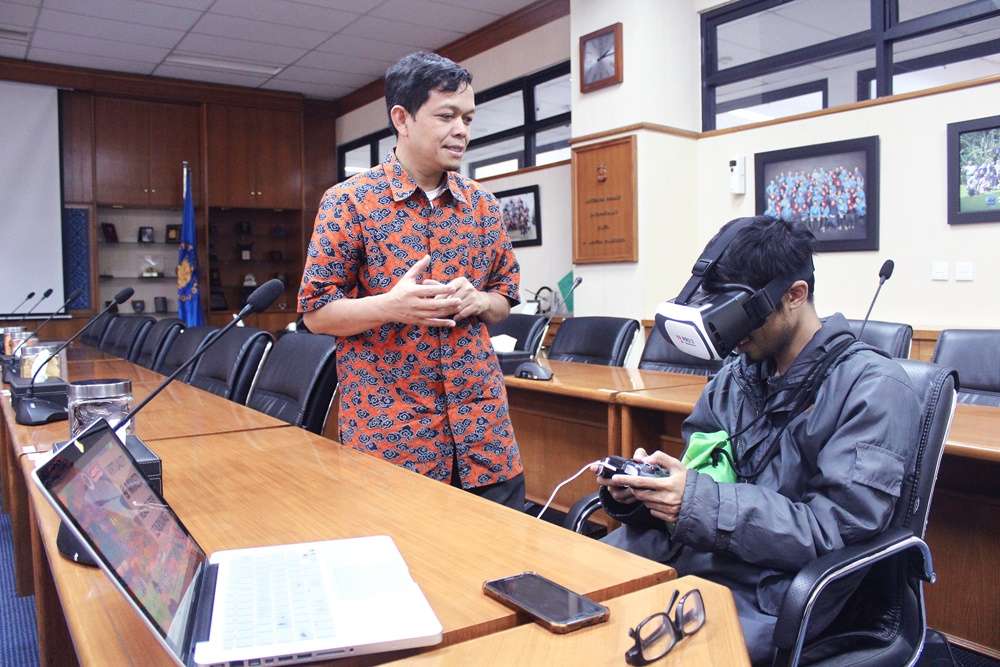 Tekad Pak Yusep Mengembangkan Virtual Reality di Indonesia