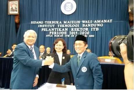 Prof. Kadarsah Resmi Sebagai Rektor ITB Periode 2015-2020