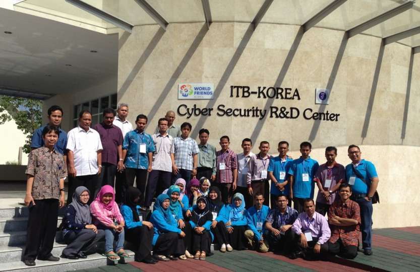 Pelatihan Guru SMP & SMA Se-Aceh di Cyber Security R&D