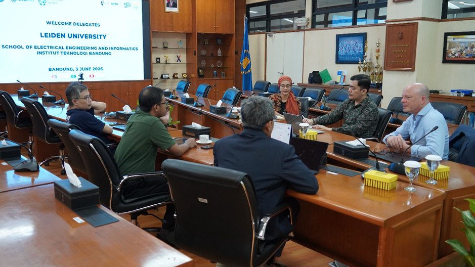 STEI ITB Terima Kunjungan Delegasi Leiden University dalam Rangka Penjajakan Kerja Sama Akademik