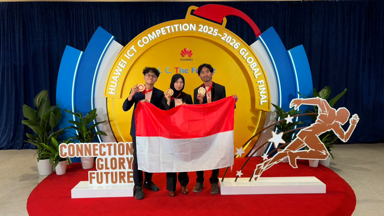 Mahasiswa Teknik Telekomunikasi Raih First Prize Huawei ICT Competition 2025–2026 Global Final Lewat Inovasi AI untuk Daerah Terpencil