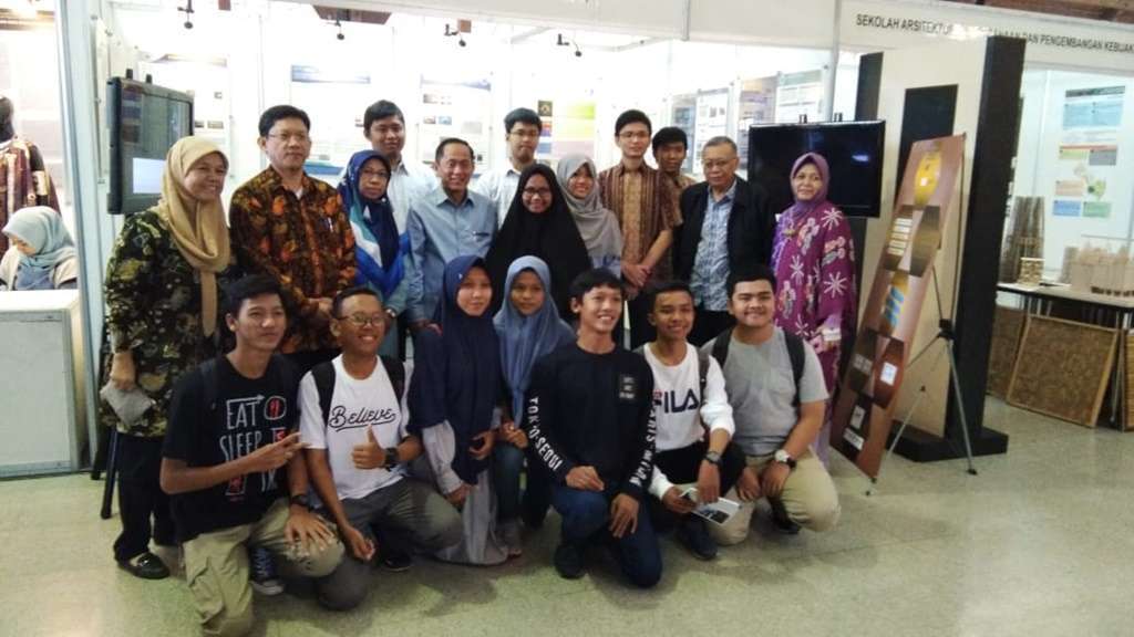 STEI Di Pameran 98 Tahun PTTI
