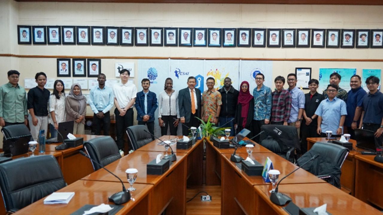 Summer School on Renewable Energy Systems 2025 Bahas Transisi dan Energi Terbarukan