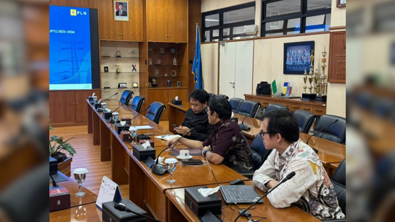 KunjunganDirekturPLN - 1
