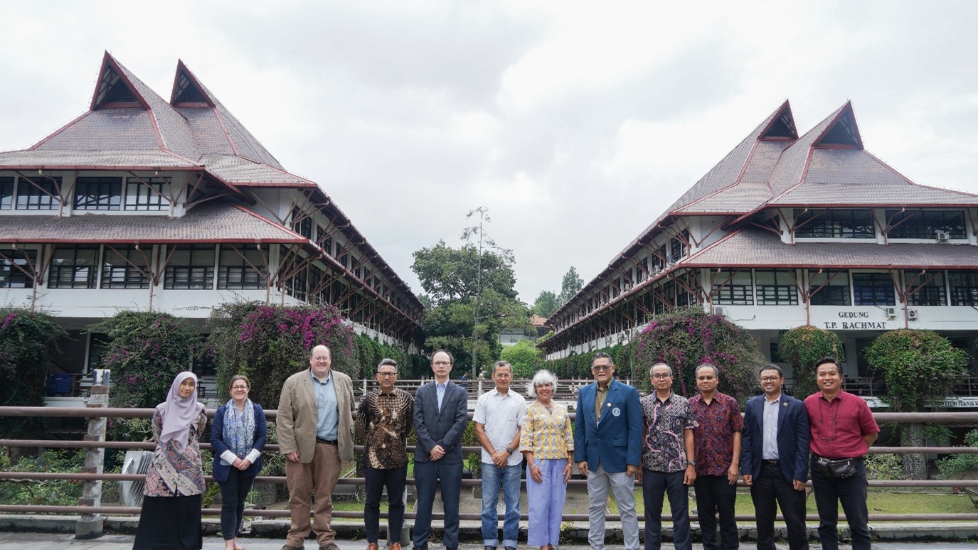 STEI ITB Terima Kunjungan Coventry University Bahas Penguatan Kolaborasi Strategis