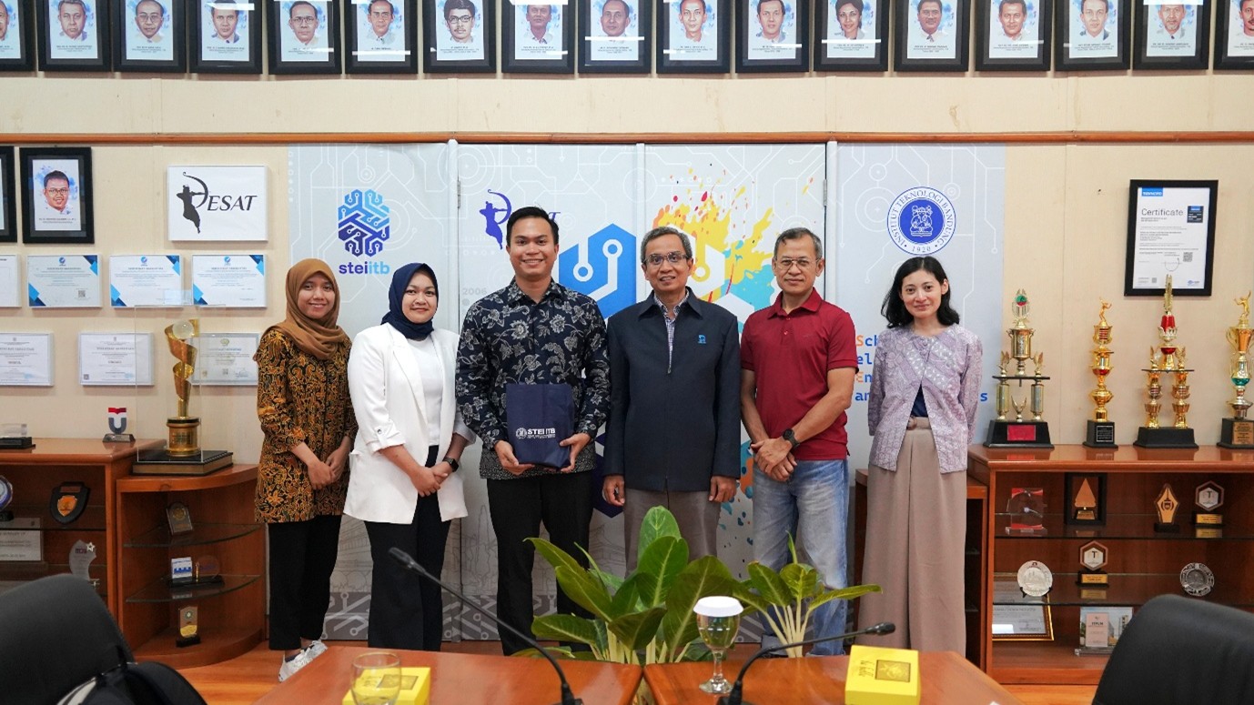 Dari Labtek VIII STEI ITB: Eksplorasi Bioelektronik dan Digital Twins untuk Masa Depan Layanan Kesehatan