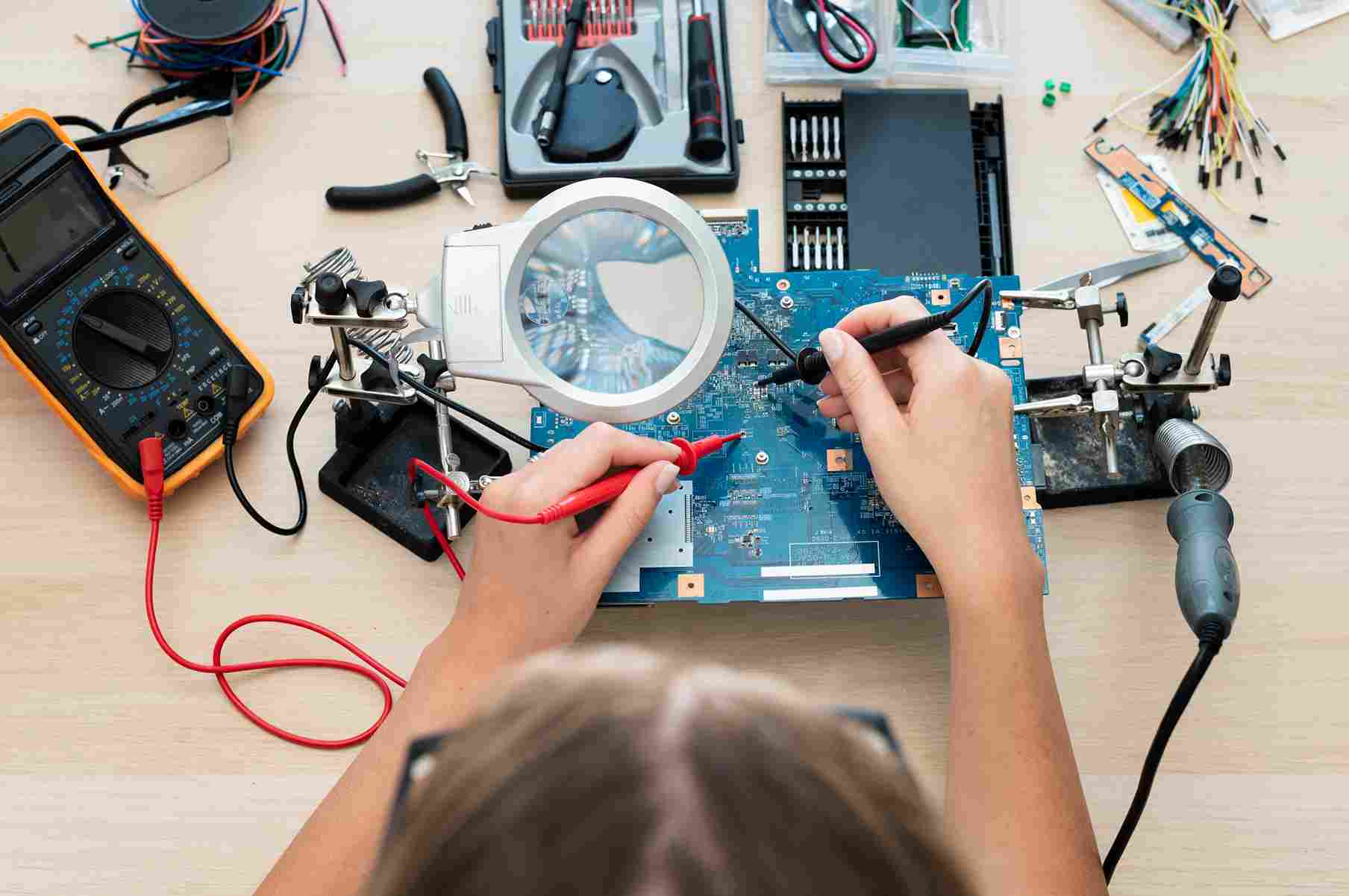 young-female-inventor-creating-her-workshop_1_11zon